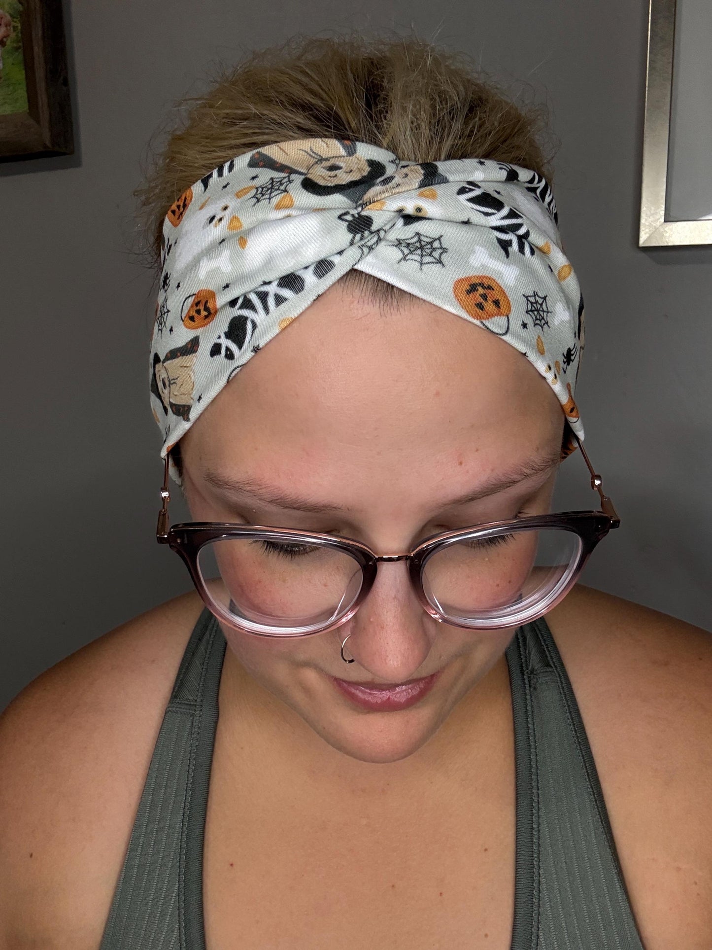 Grey SPOOKY SZN Dogs Knotted Stretch Headband